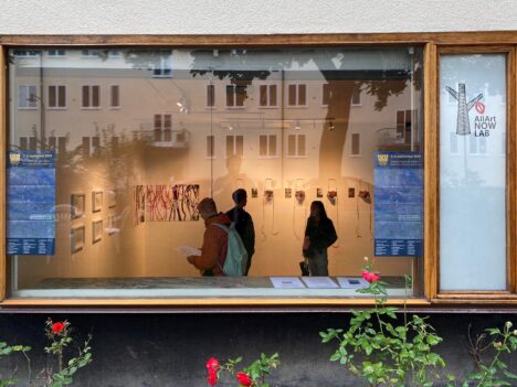 Näkymä kadulta taidegalleriaan