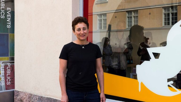 Porträtt av Mona Marzouk