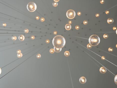 Riippuvia polttimoja