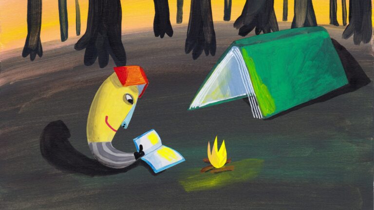 Bokbananen läser en bok vid lägerelden. Ett boktält står intill.