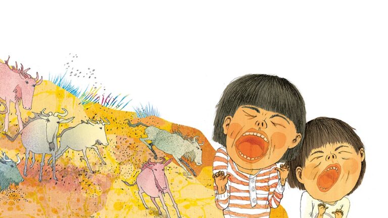 Bild ur "Vi är Lajon" Två pojkar skriker, i baggrunden en hjord med gnuer som springer.